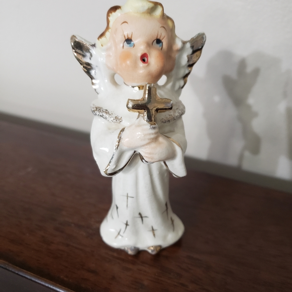 Collectible angel figurine